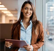 خانم م. ق. (خریدار ملک در دبی)